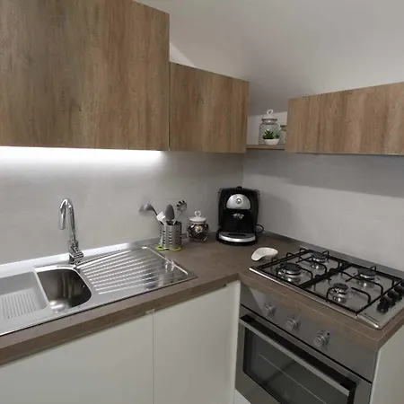 Ledwars לינה וארוחת בוקר 3*