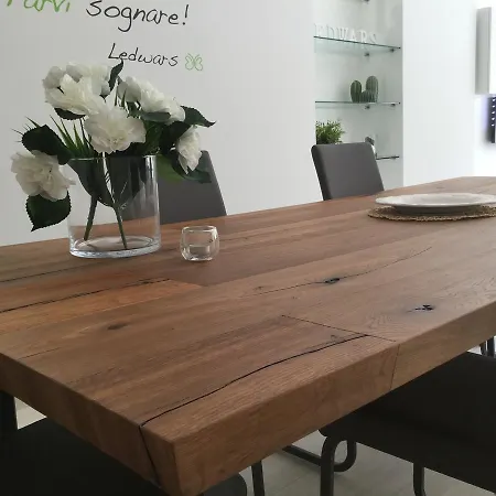 Ledwars טביאנו